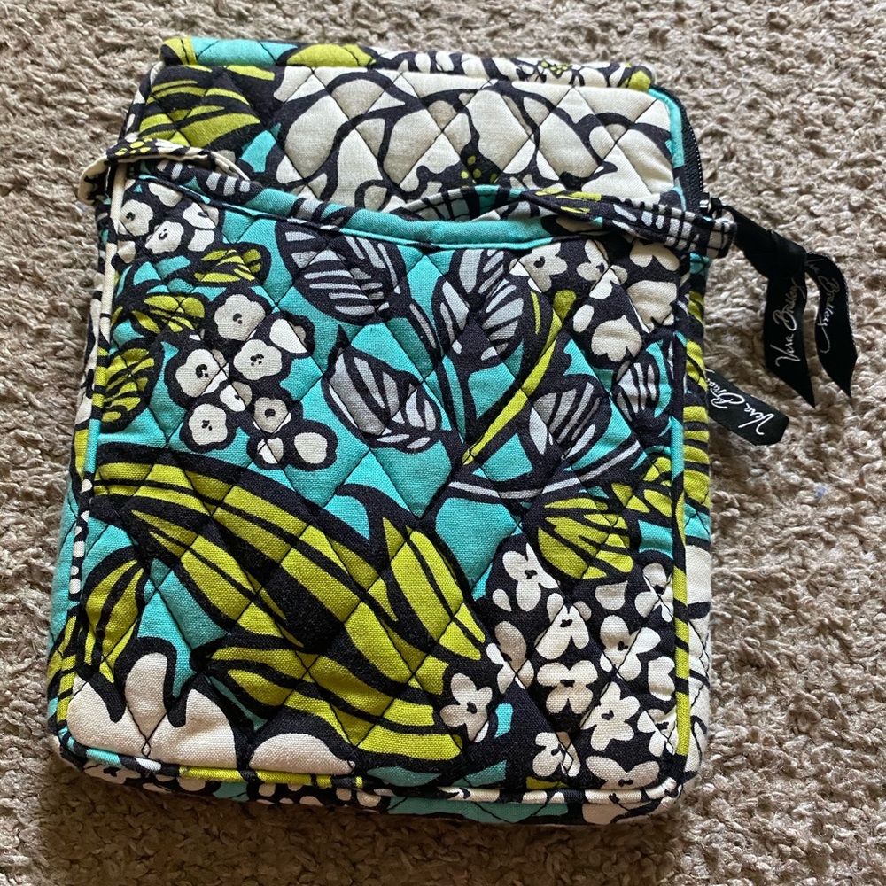 Vera Bradley Island Blooms crossbody - Picture 2 of 5